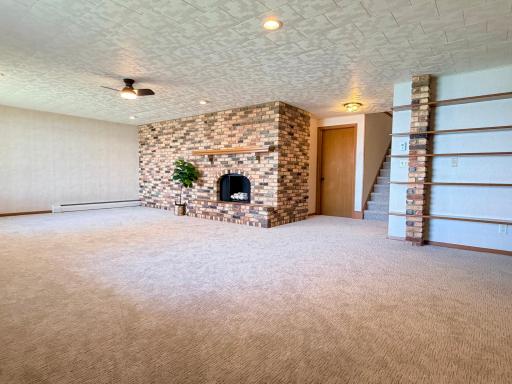 809 W Lake Avenue, Worthington, MN 56187