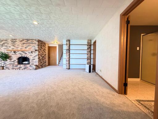 809 W Lake Avenue, Worthington, MN 56187