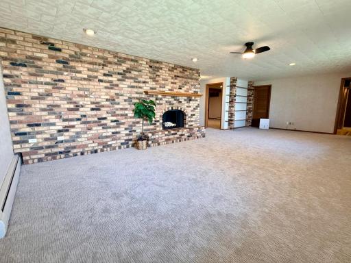 809 W Lake Avenue, Worthington, MN 56187