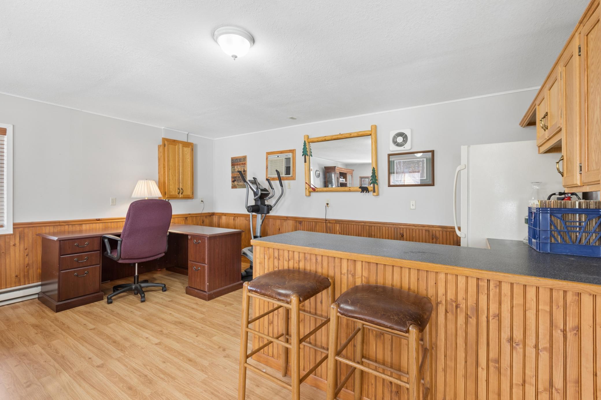 Complete with a built-in bar space this space is ready for entertaining family, friends and guests while at the lake.