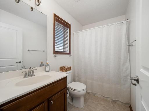 15661 60th Avenue N, Plymouth, MN 55446