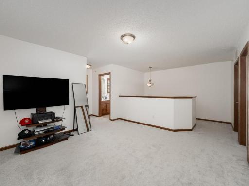 15661 60th Avenue N, Plymouth, MN 55446