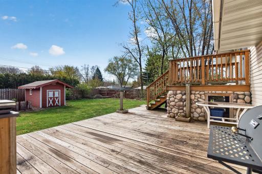 With multiple indoor and outdoor living spaces, you won't lack in space to entertain or relax!
