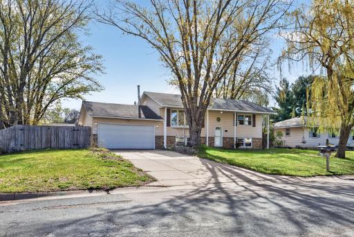 9980 Orleans Lane N, Maple Grove, MN 55369