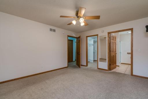 100 Crystal Lane, Mankato, MN 56001