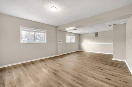 4668 Penkwe Way, Eagan, MN 55122