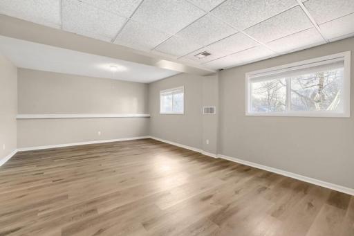 4668 Penkwe Way, Eagan, MN 55122