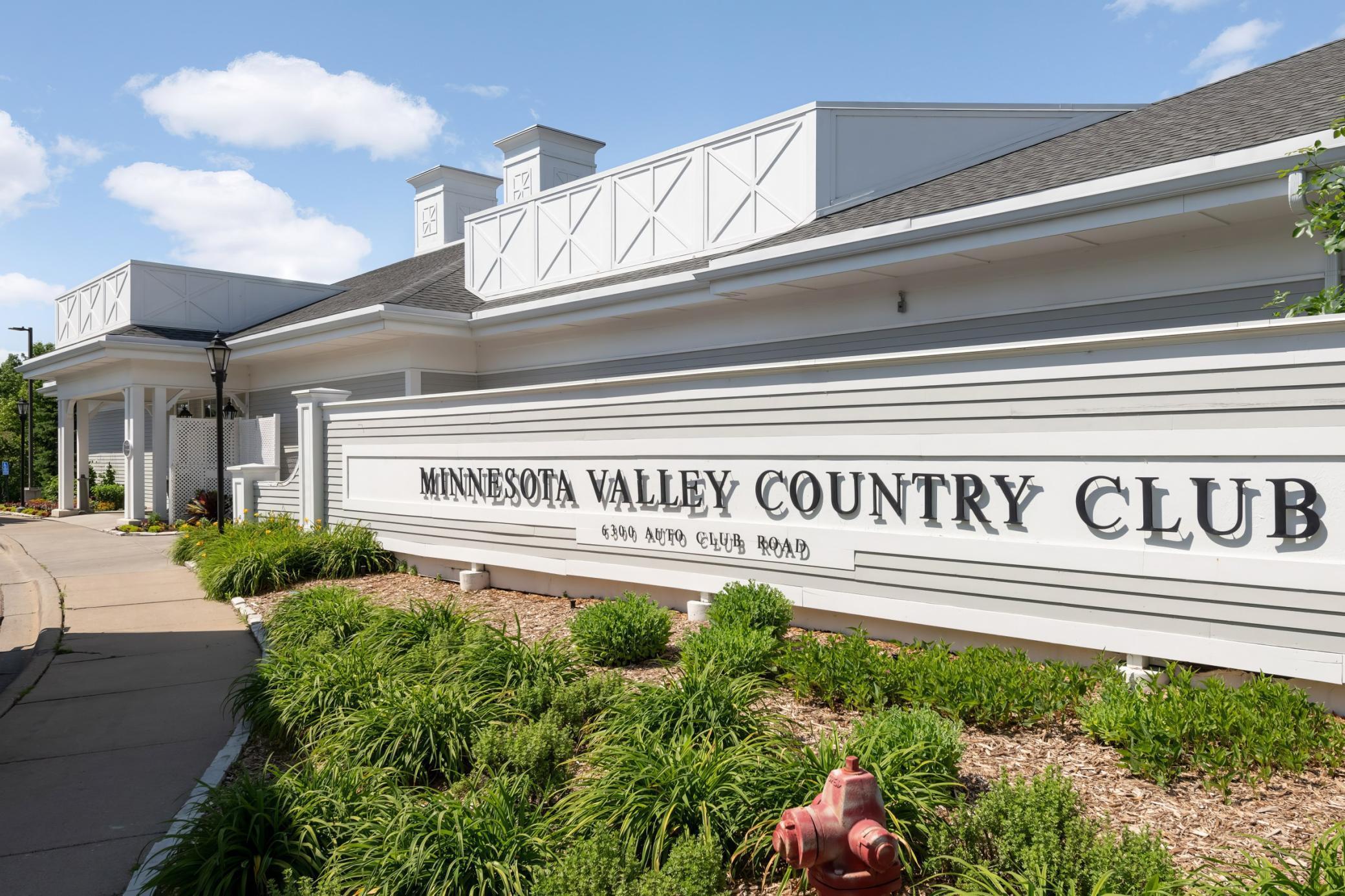 One of many golf clubs within a few miles of your unit