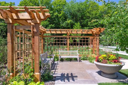 348 Bluejay Avenue, Chaska, MN 55318