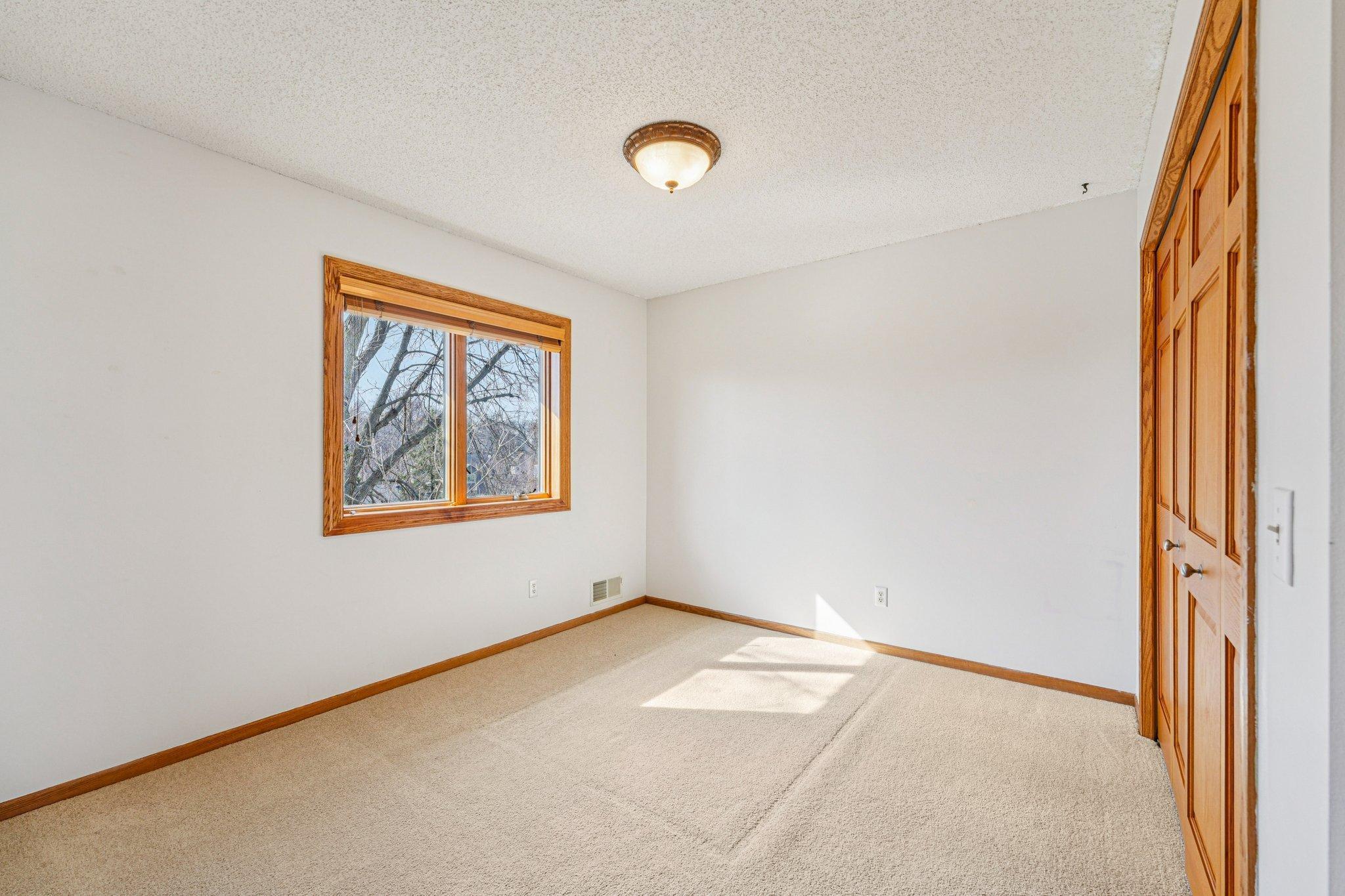 43-web-or-mls-Oak View Ct-S2603-043.jpg