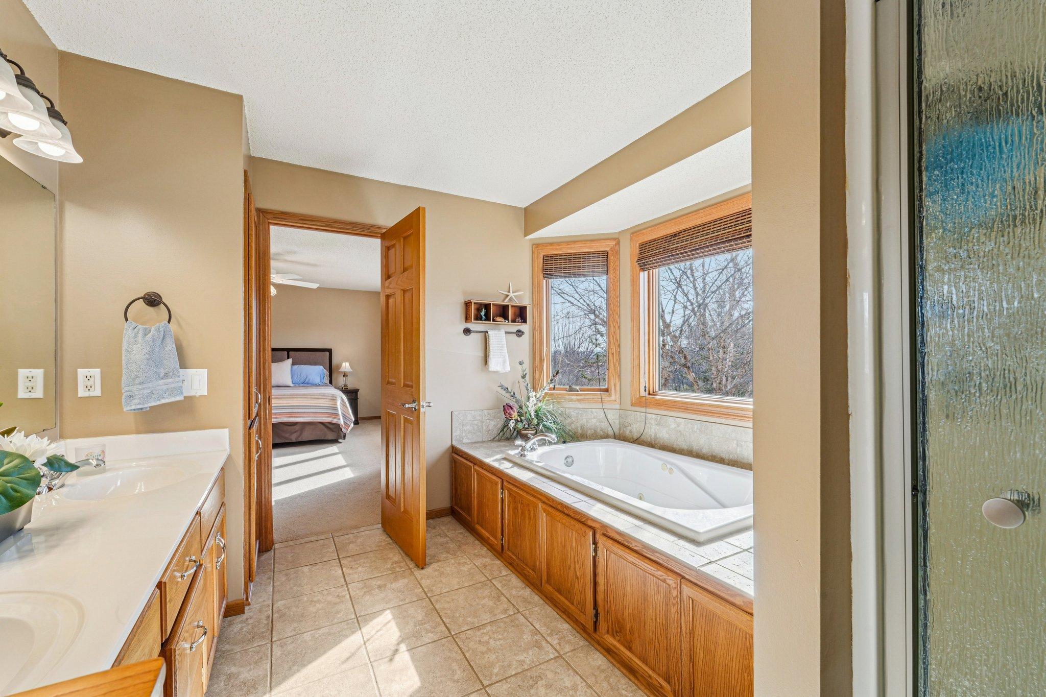 39-web-or-mls-Oak View Ct-S2603-039.jpg