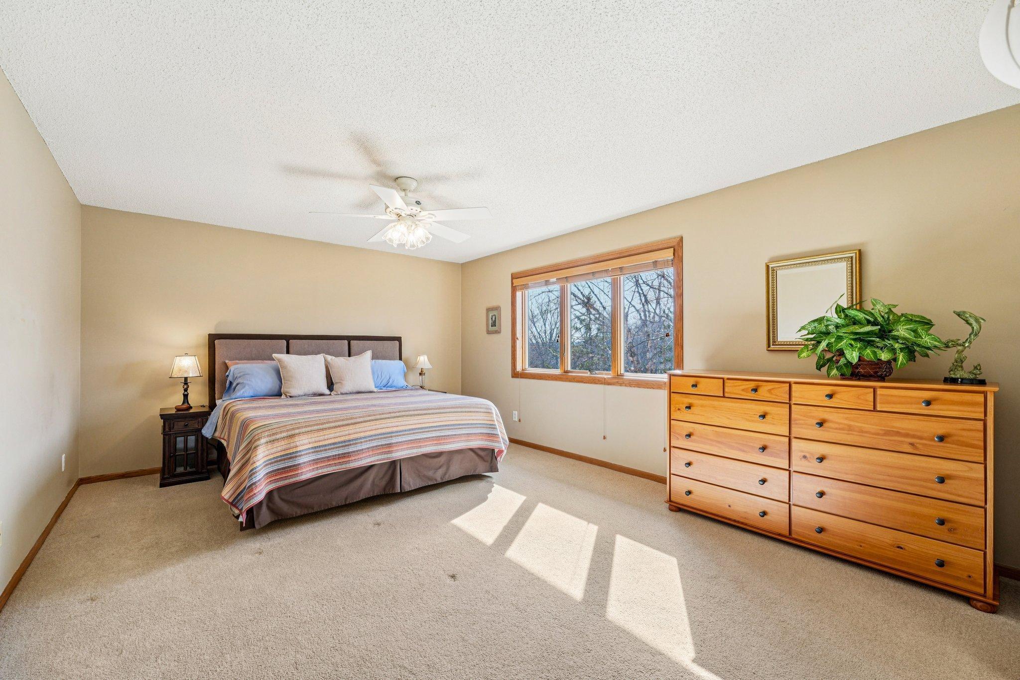 35-web-or-mls-Oak View Ct-S2603-035.jpg