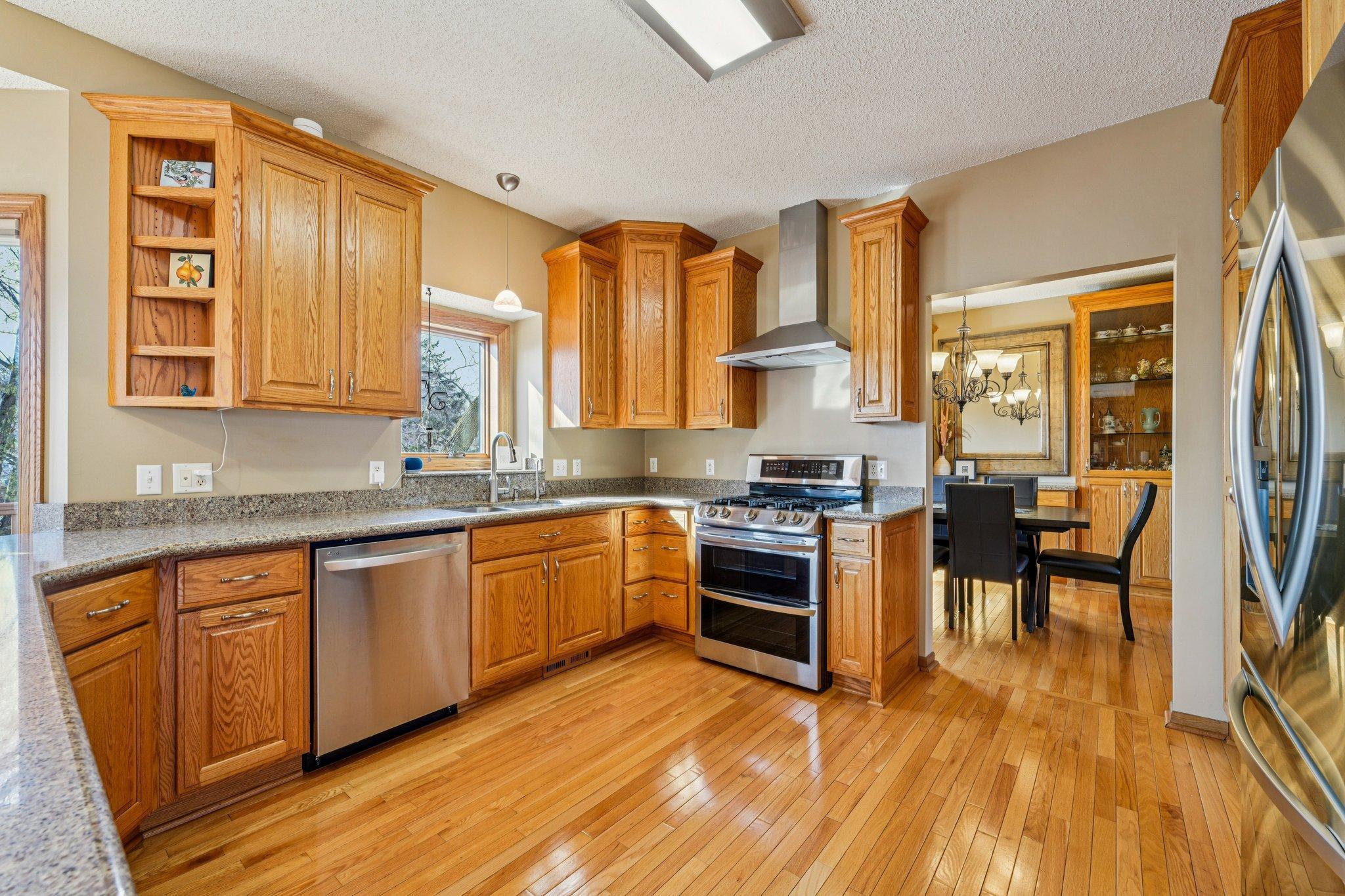 19-web-or-mls-Oak View Ct-S2603-019.jpg