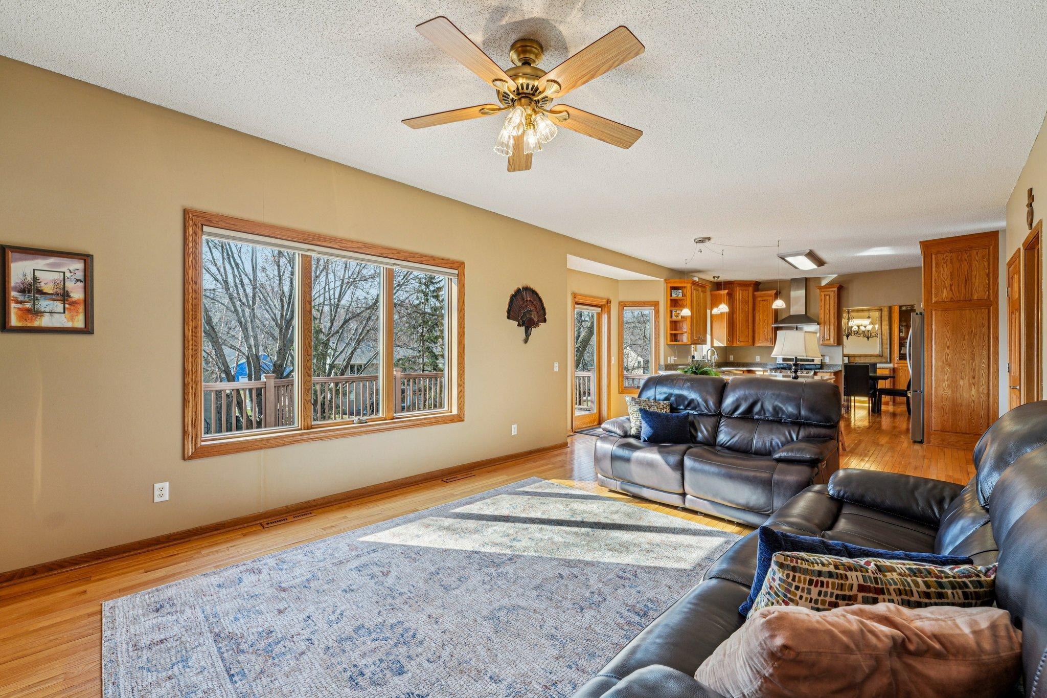 14-web-or-mls-Oak View Ct-S2603-014.jpg