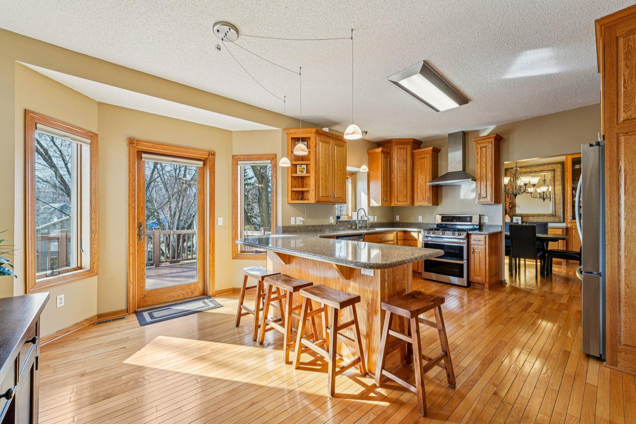 20-web-or-mls-Oak View Ct-S2603-020.jpg