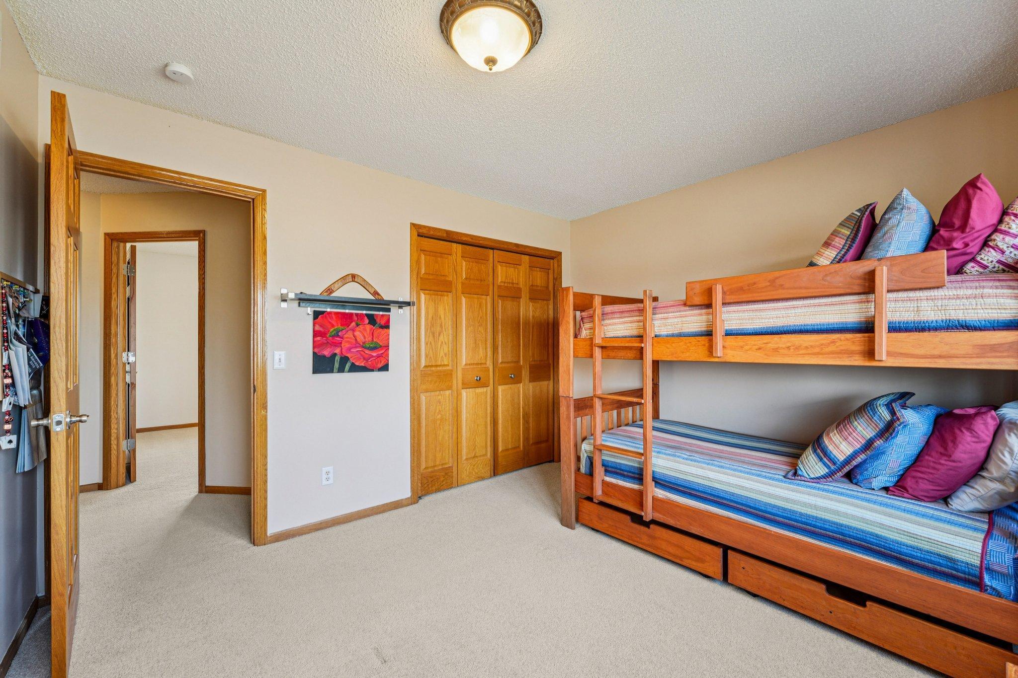 46-web-or-mls-Oak View Ct-S2603-046.jpg