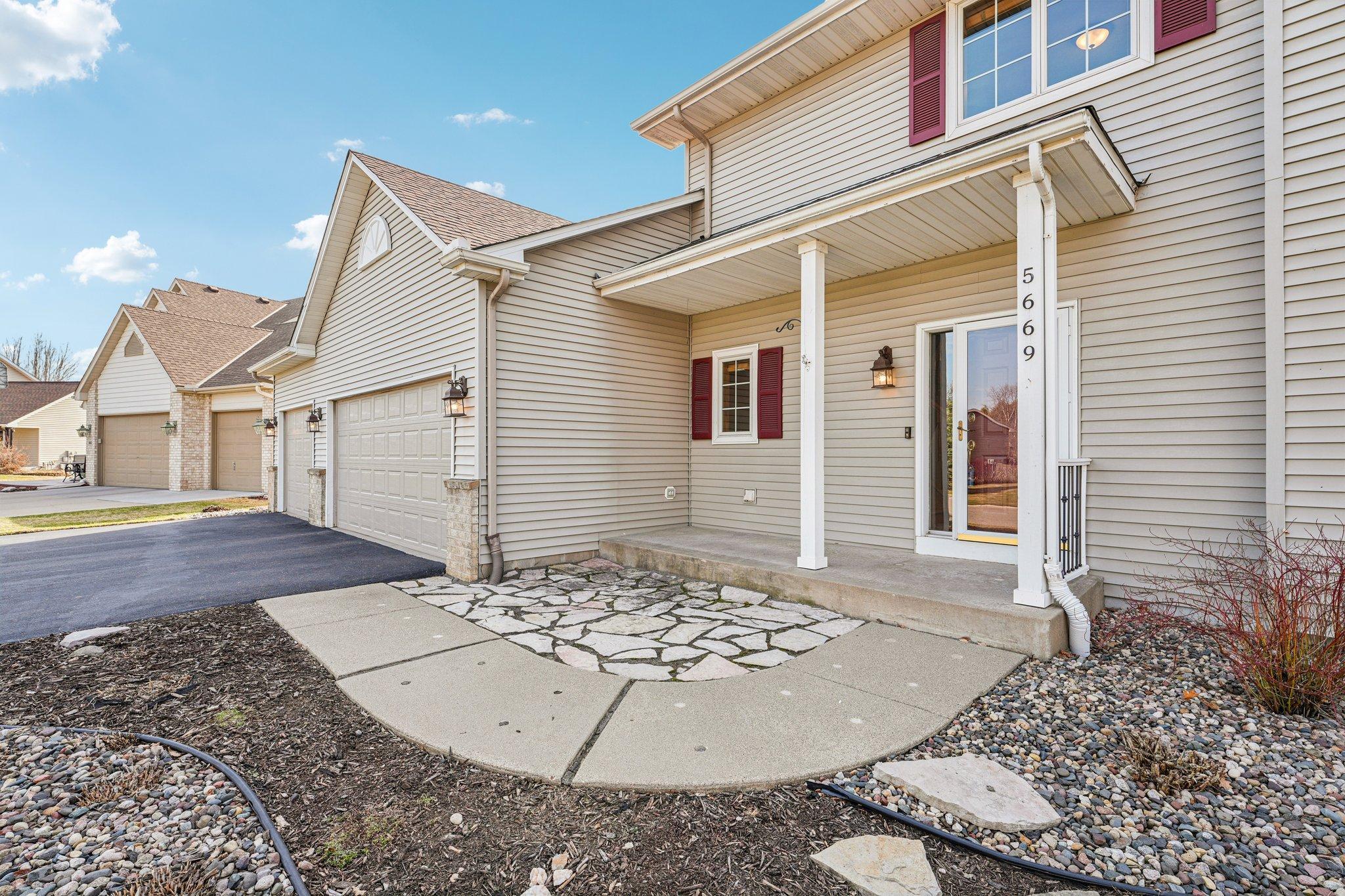 6-web-or-mls-Oak View Ct-S2603-006.jpg