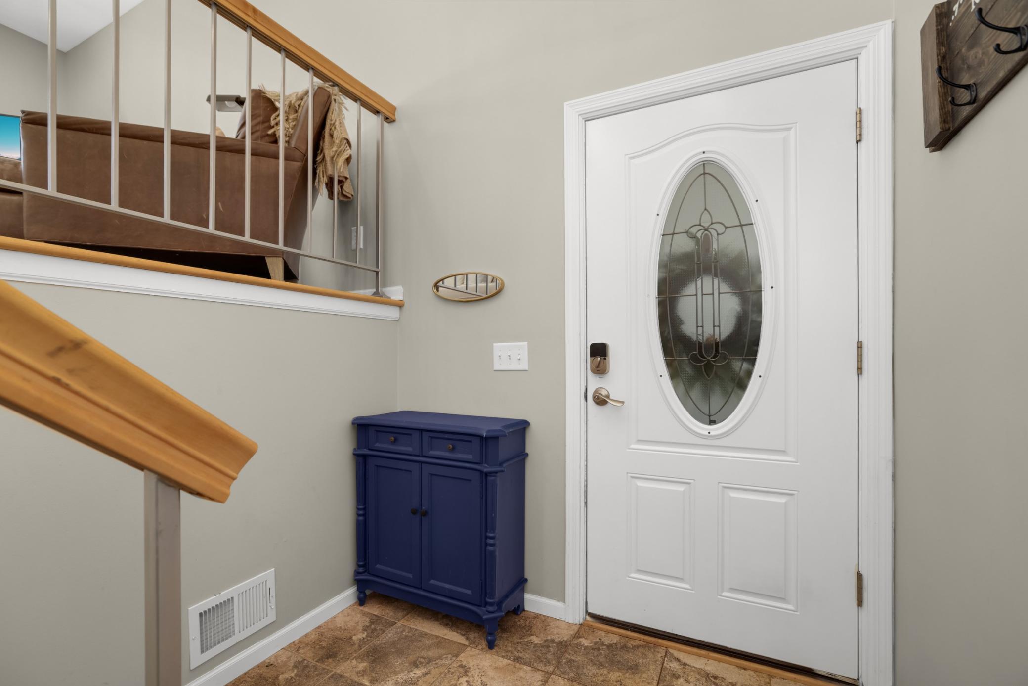 Large, open entry way! So inviting!