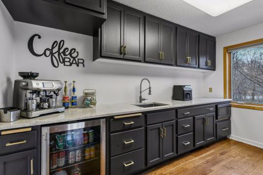 1815 Meadowwoods Trail, Medina, MN 55356