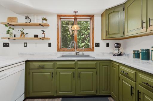 4410 165th Avenue NE, New London, MN 56273
