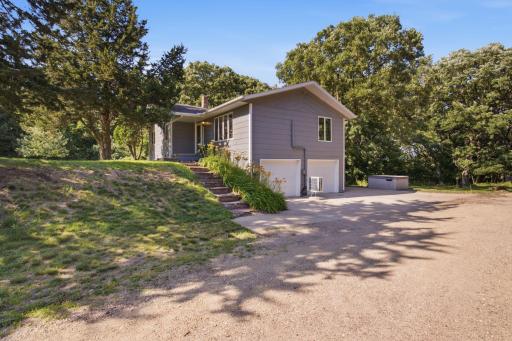 4410 165th Avenue NE, New London, MN 56273
