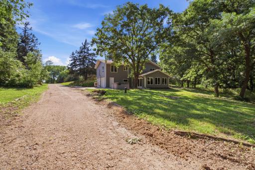 4410 165th Avenue NE, New London, MN 56273