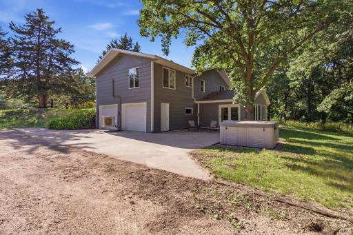 4410 165th Avenue NE, New London, MN 56273
