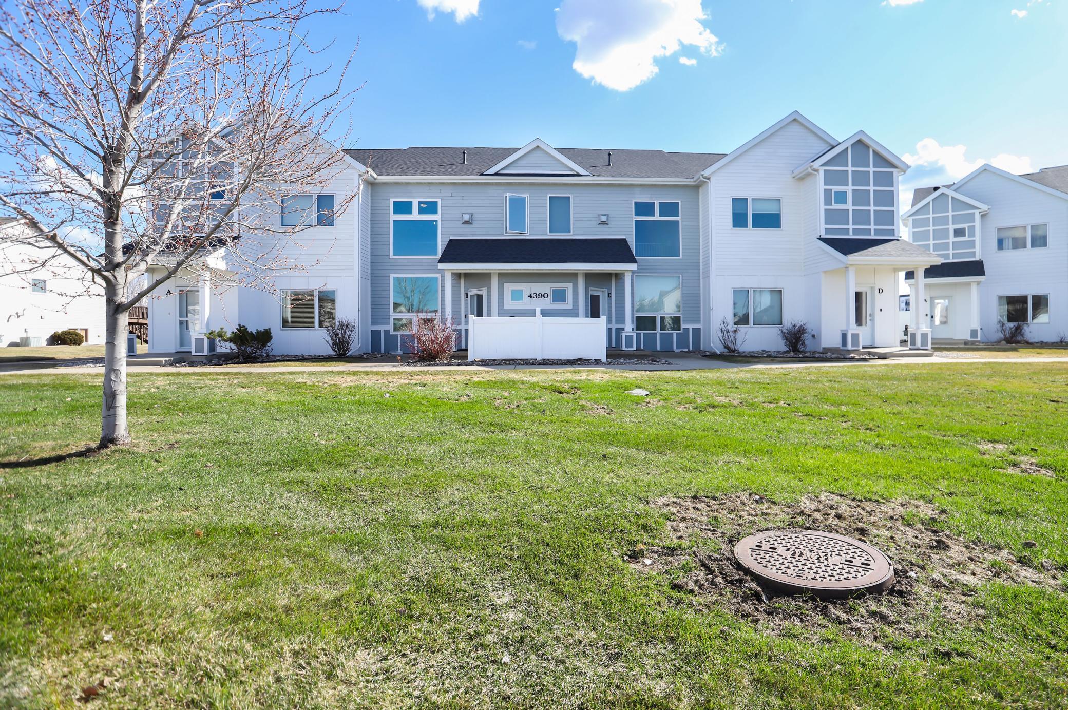 4390 46th Avenue S, B, Fargo, ND 58104