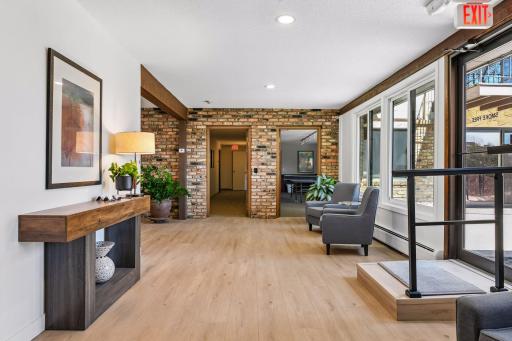 215 Barry Avenue S, 202, Wayzata, MN 55391