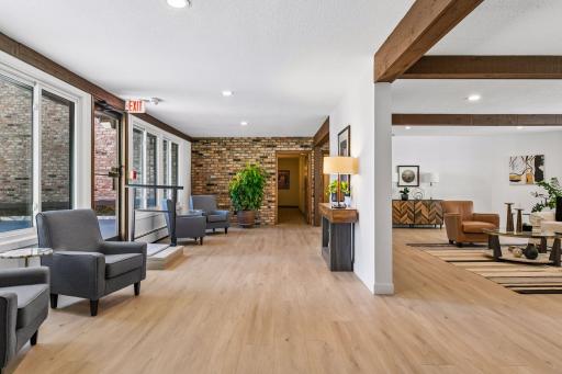 215 Barry Avenue S, 202, Wayzata, MN 55391