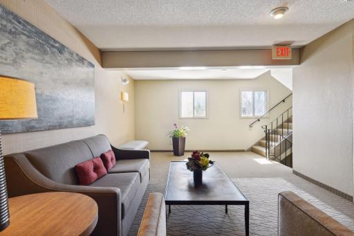 215 Barry Avenue S, 202, Wayzata, MN 55391