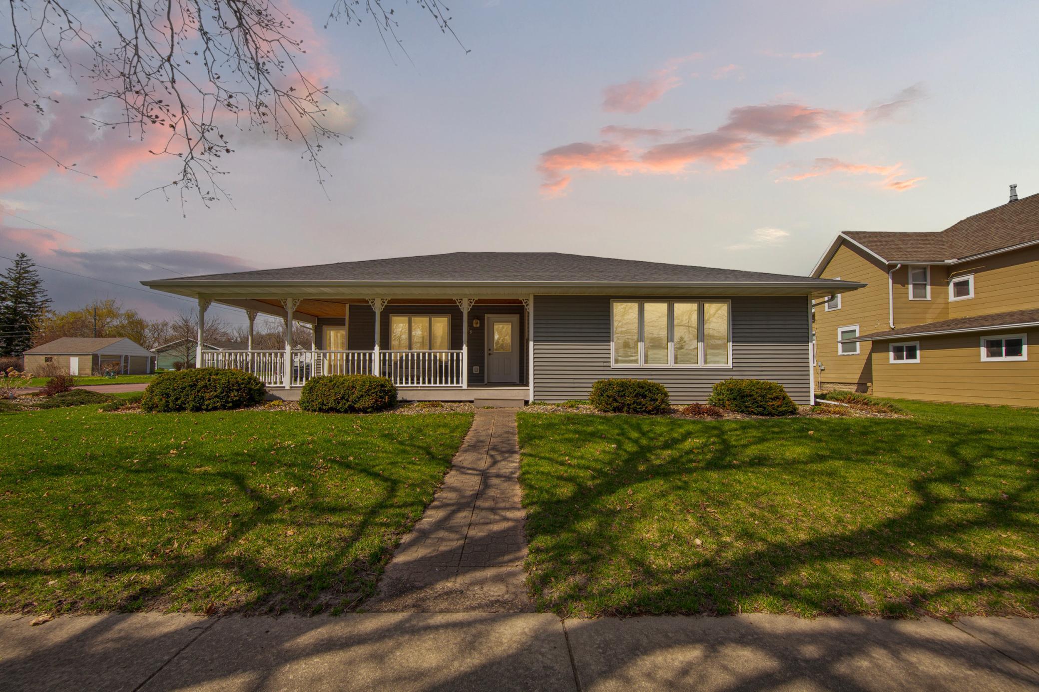 Front_twight 219 1st Street Nw