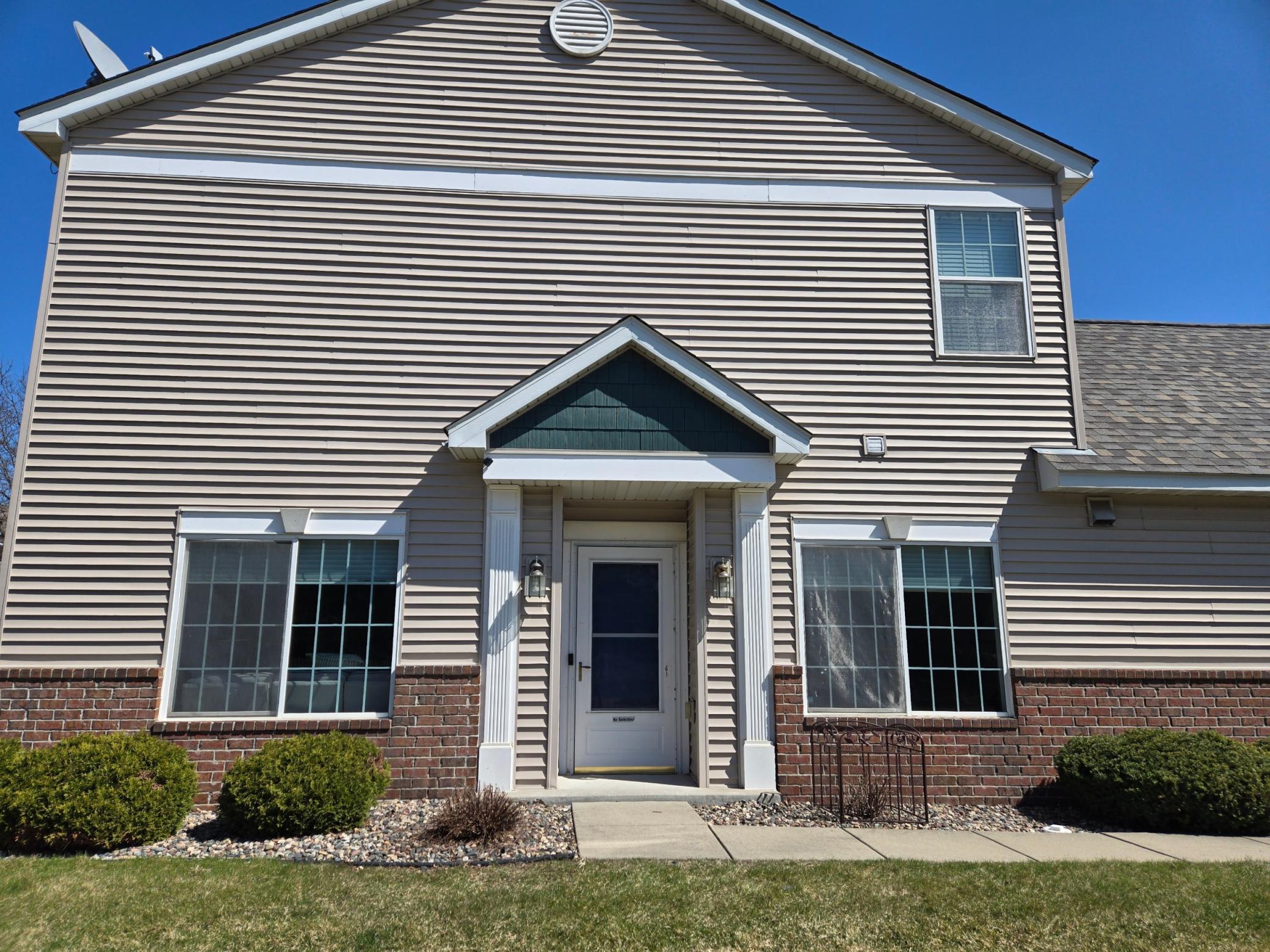 One level living 2BR/2Ba with 2 Car Garage