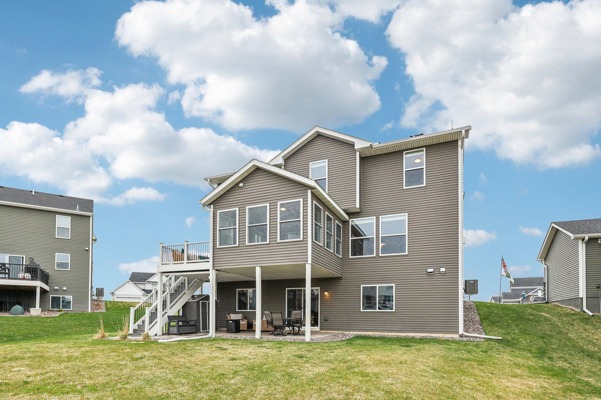 53-web-or-mls-Red Stem Ct-S1804-053.jpg