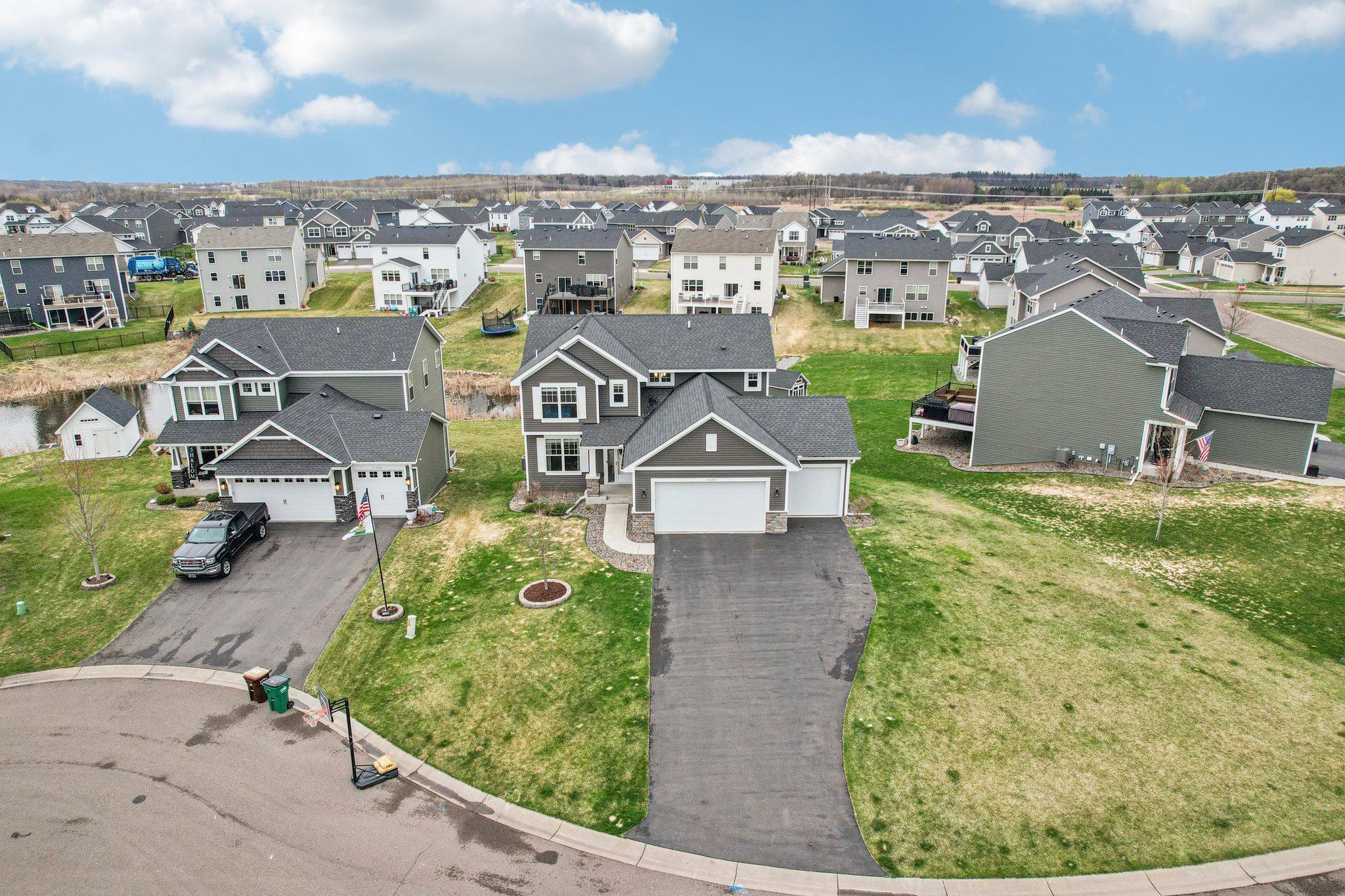 56-web-or-mls-Red Stem Ct-S1804-056.jpg