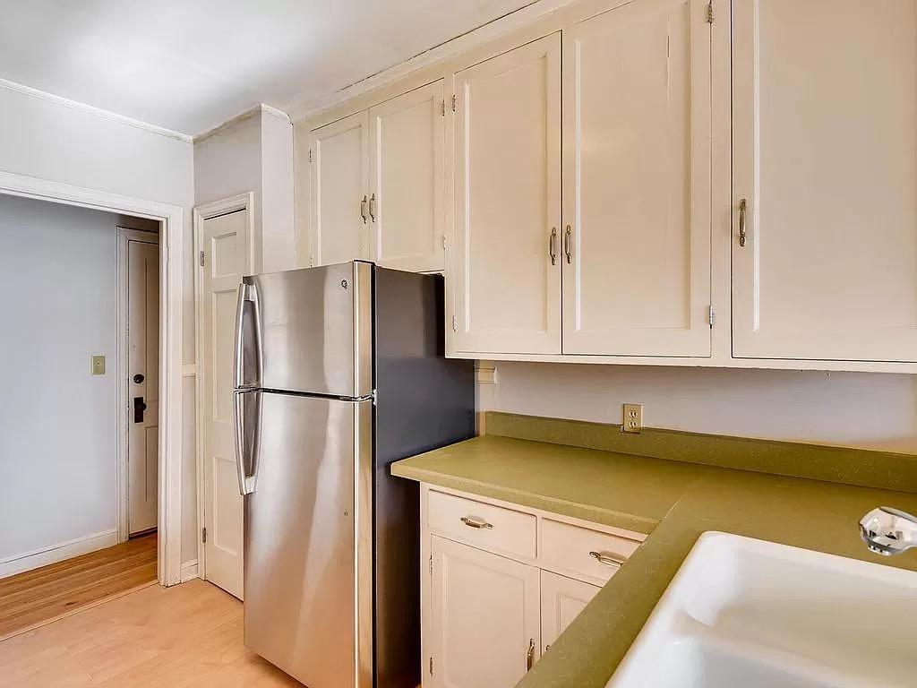 2532 W 50th St Minneapolis MN -kitchen2.jpeg