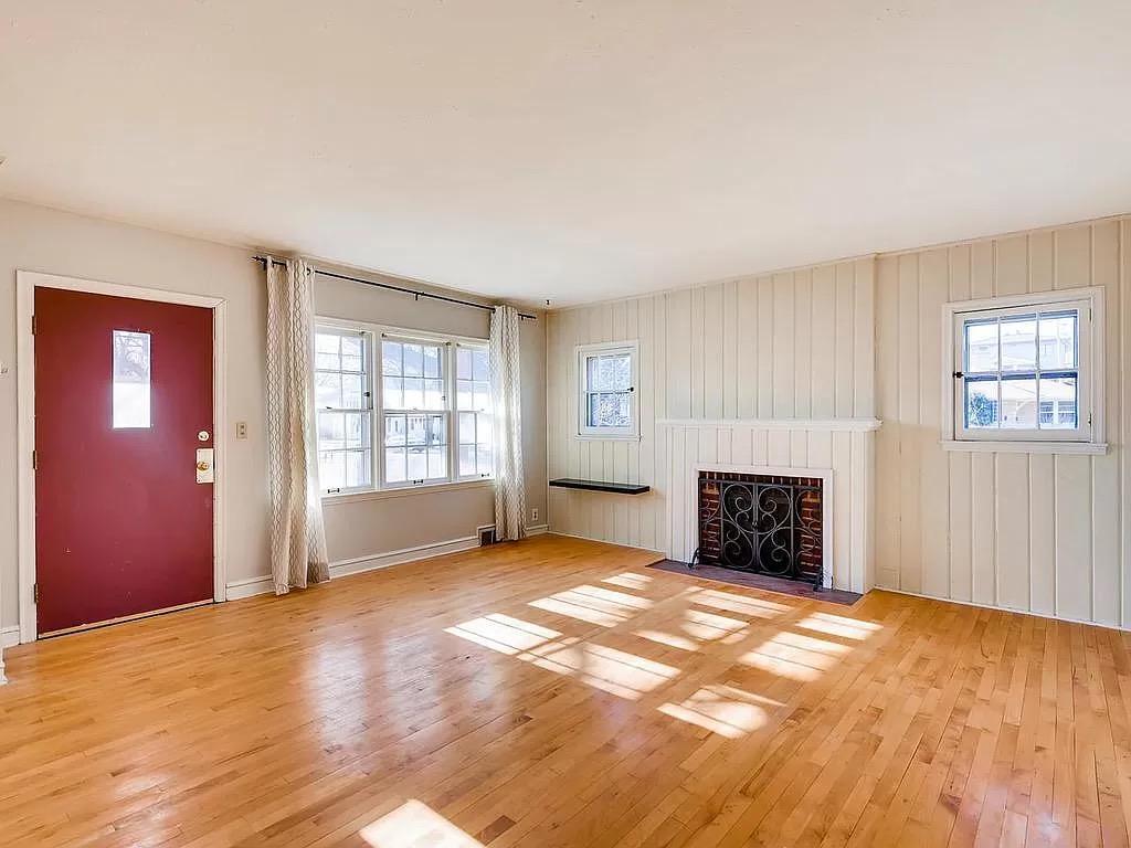 2532 W 50th St Minneapolis MN - living room.jpeg