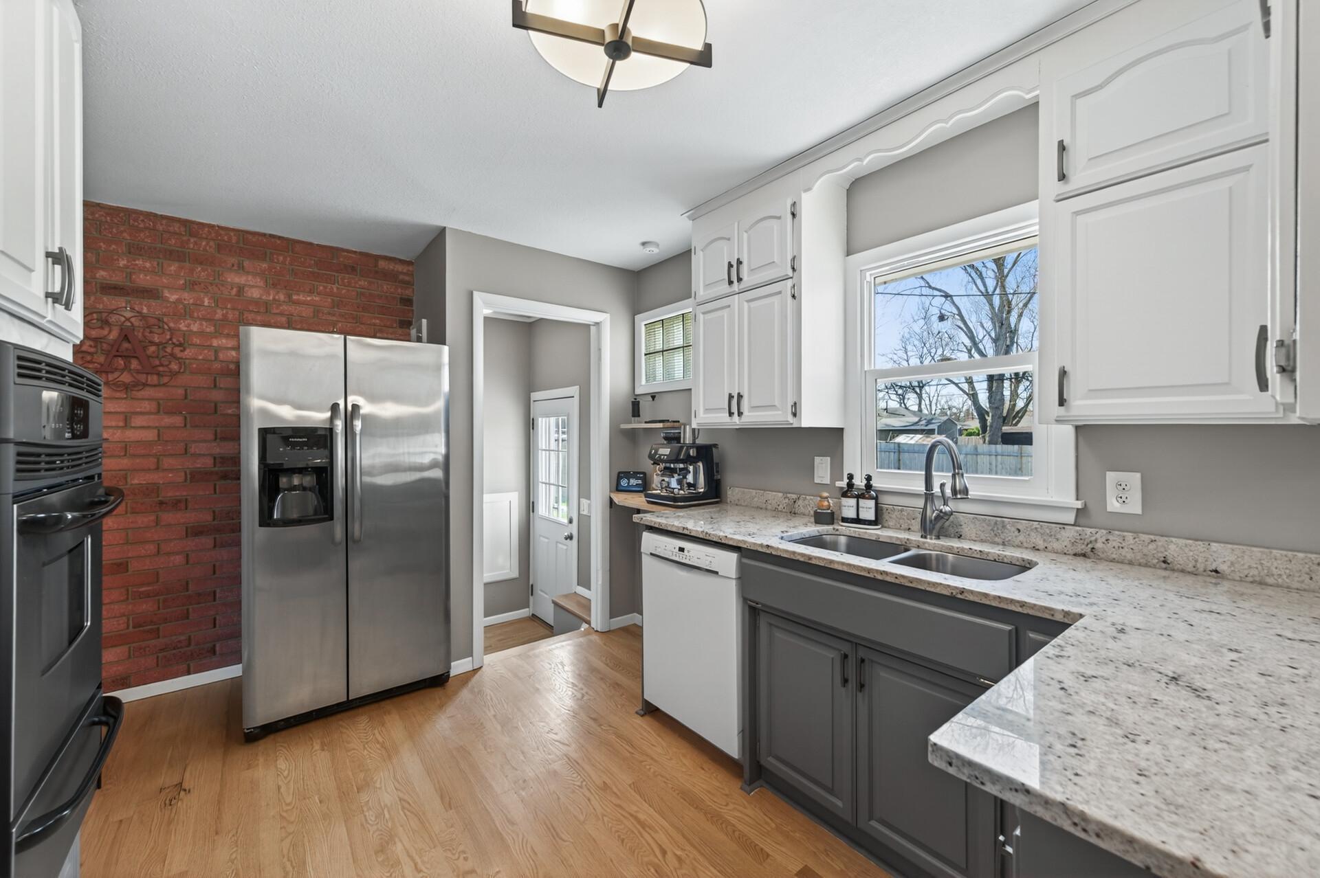 Who doesn't love a brick accent wall!