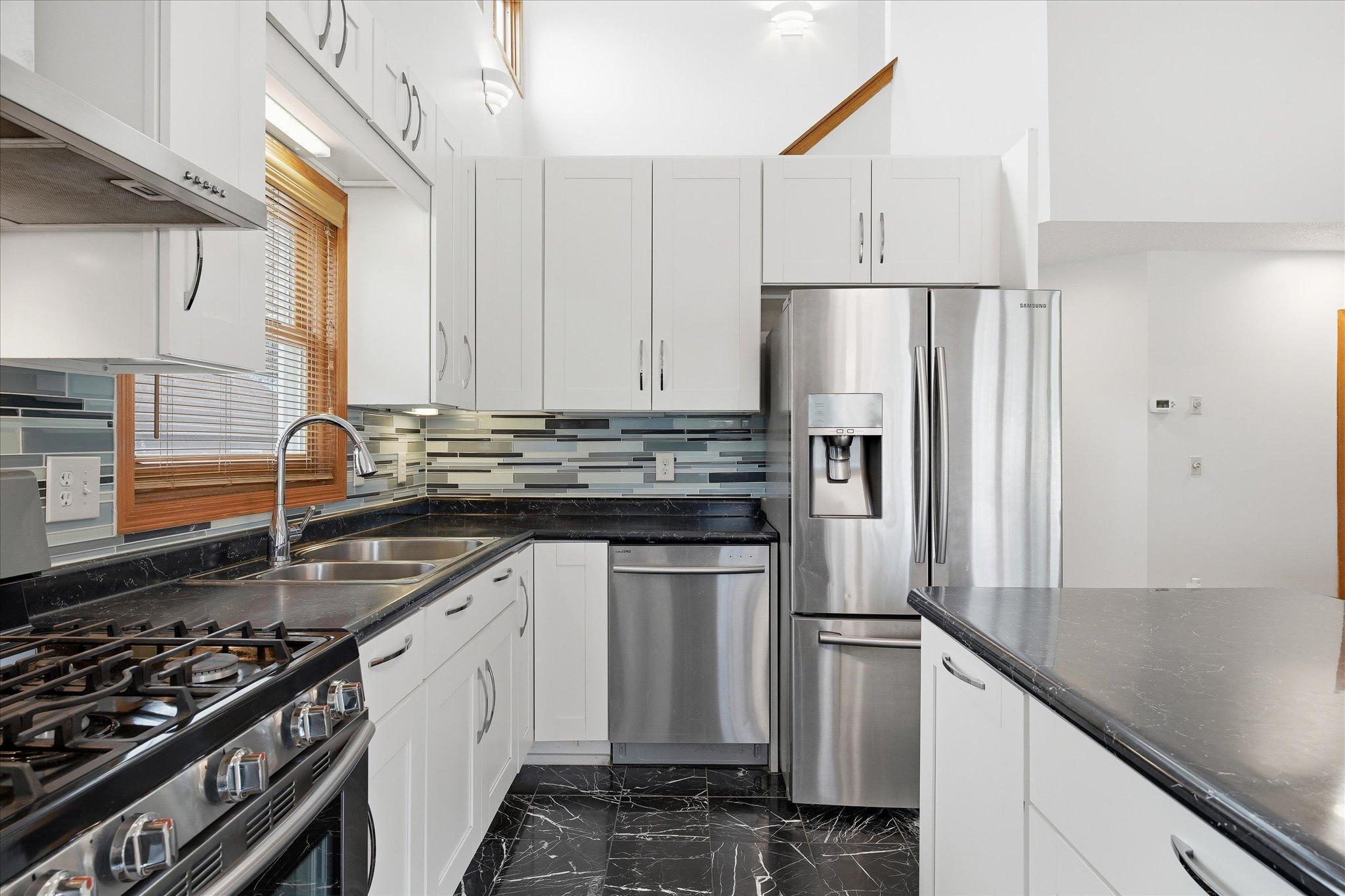 Updated Kitchen with SS appliances!