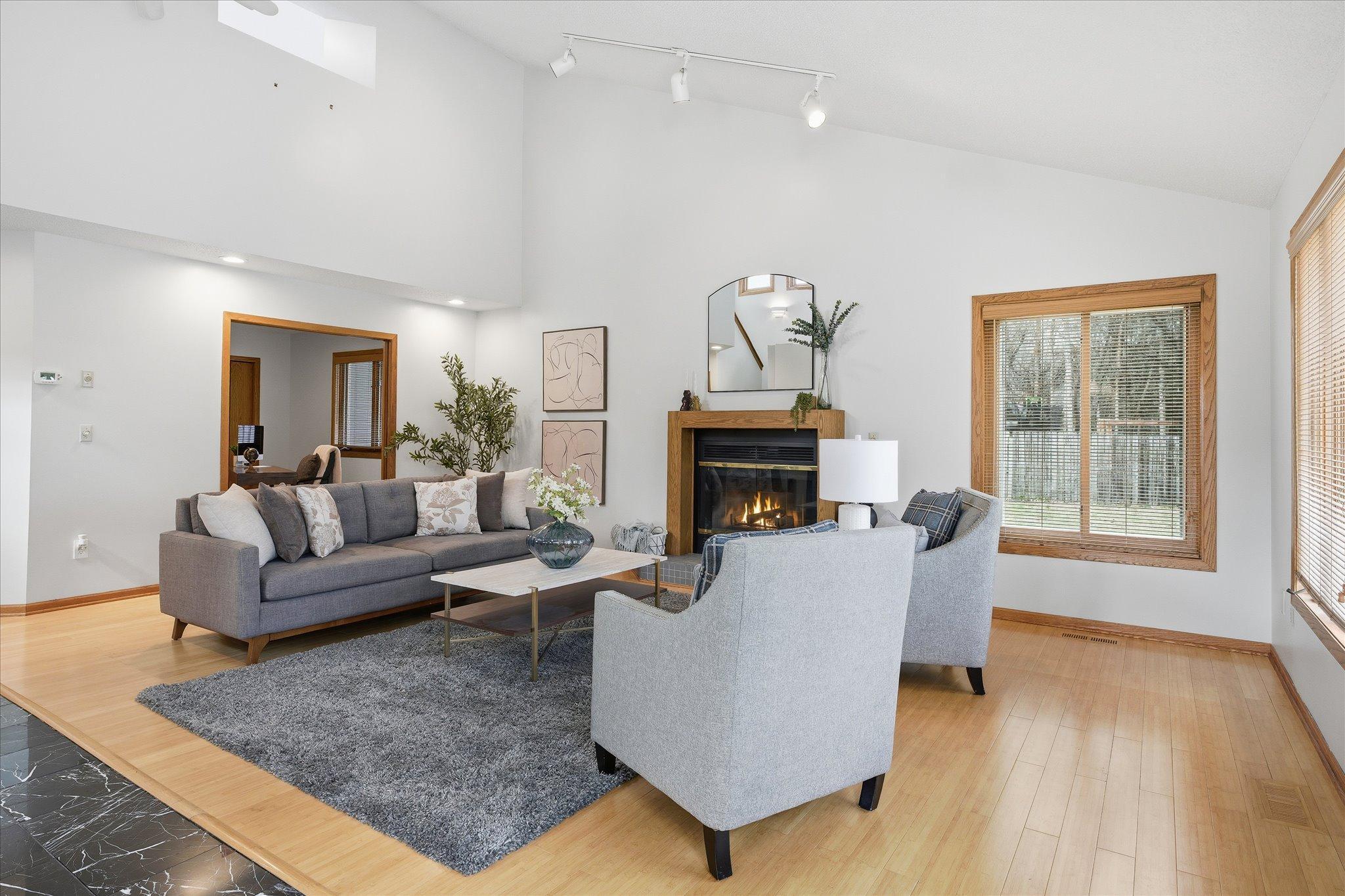 This large room is 21 x 16!