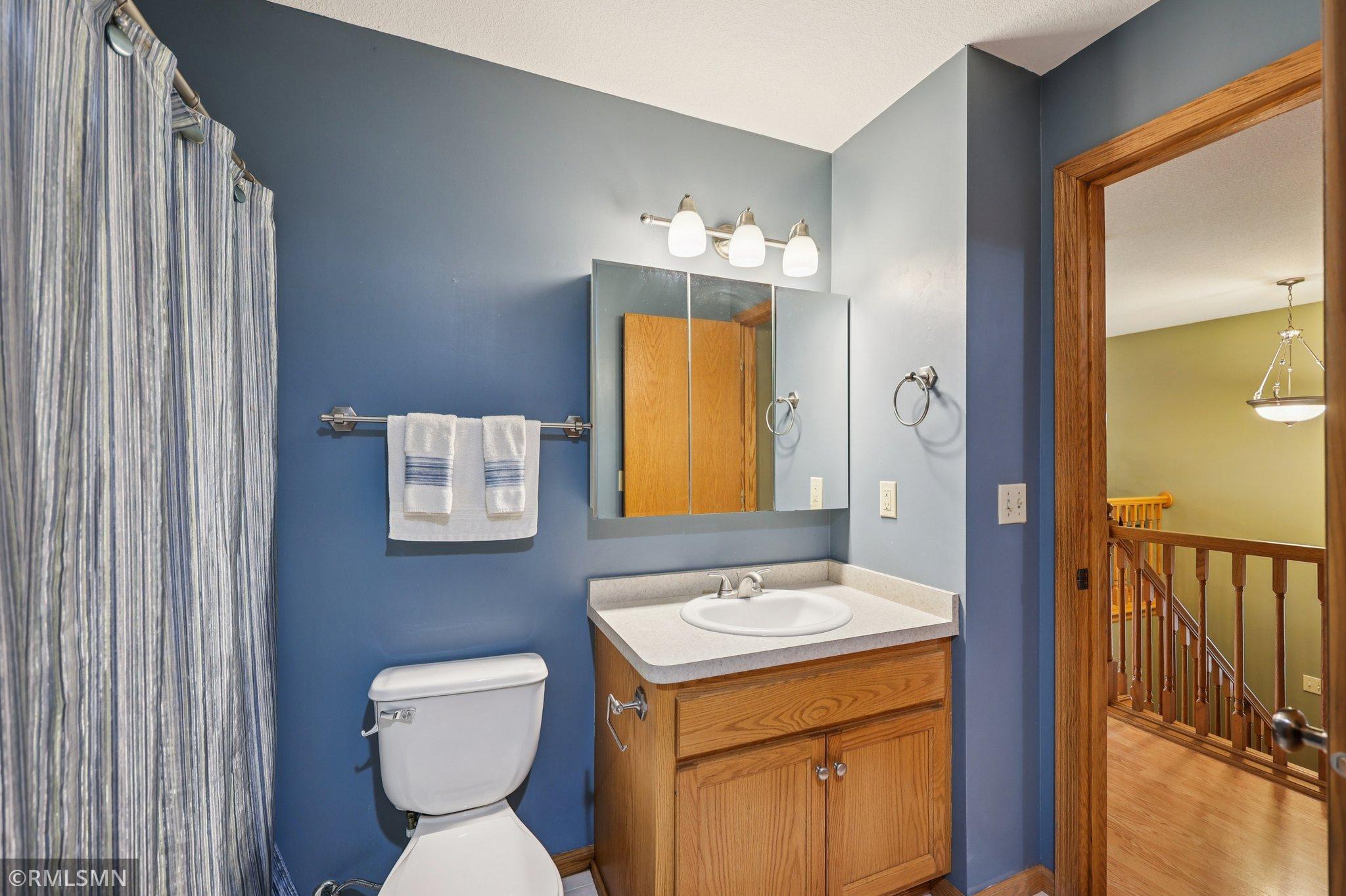 Upper level full bathroom