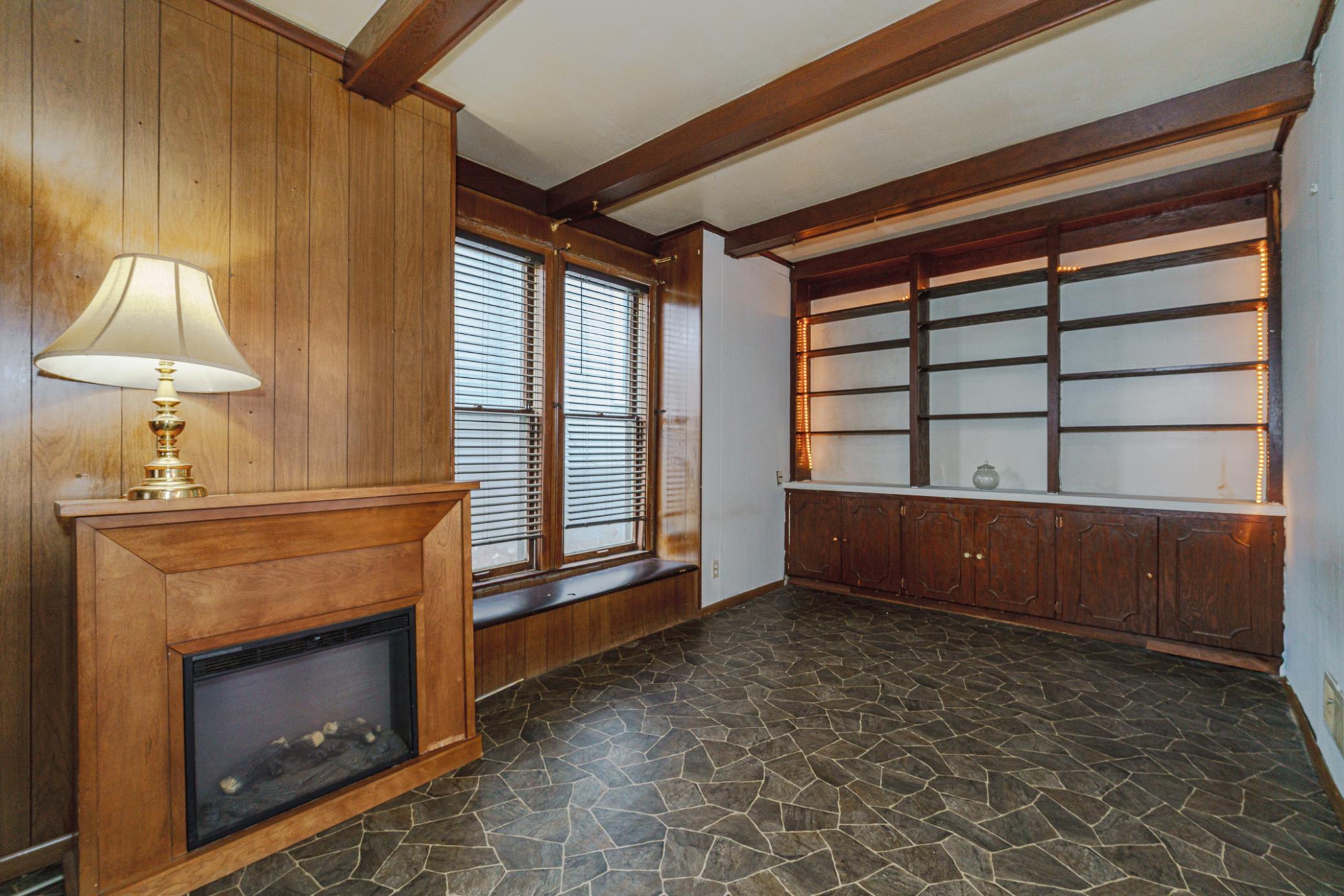 Flex Area with Built Ins