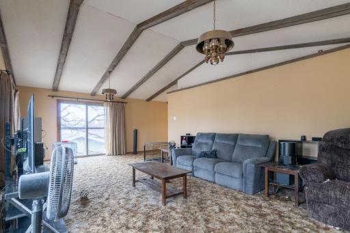 430 8th Avenue NW, Valley City, ND 58072