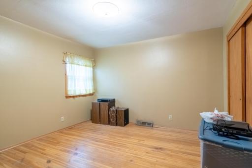 430 8th Avenue NW, Valley City, ND 58072