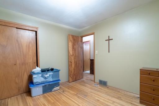 430 8th Avenue NW, Valley City, ND 58072