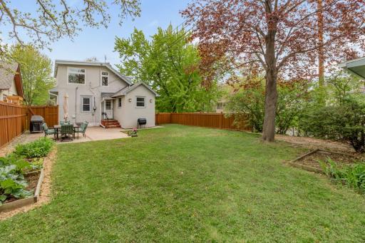 1697 Taylor Avenue, Saint Paul, MN 55104