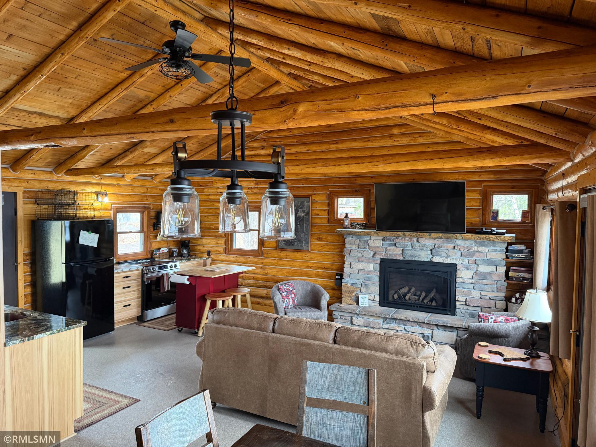 Open & Spacious Living Area