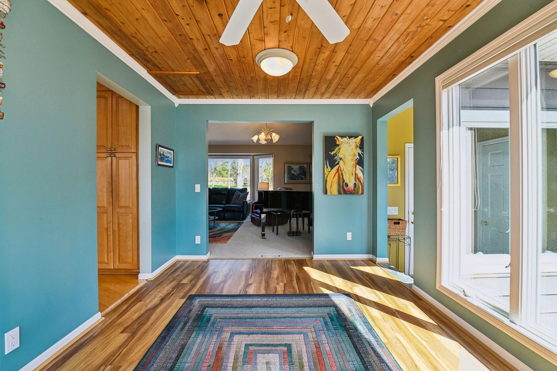 Sunroom flows into livingroom