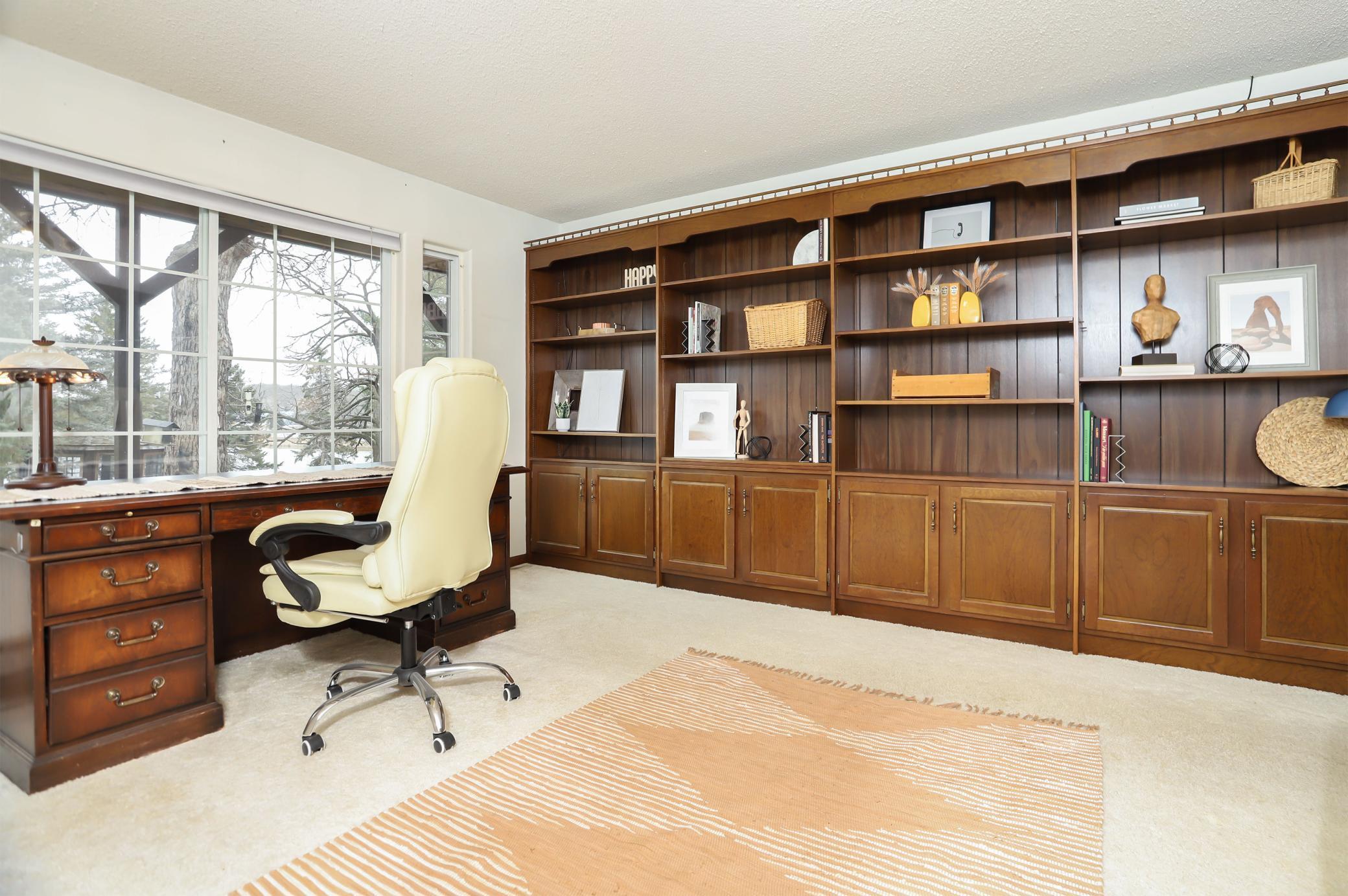 Lower Level Office w/built ins