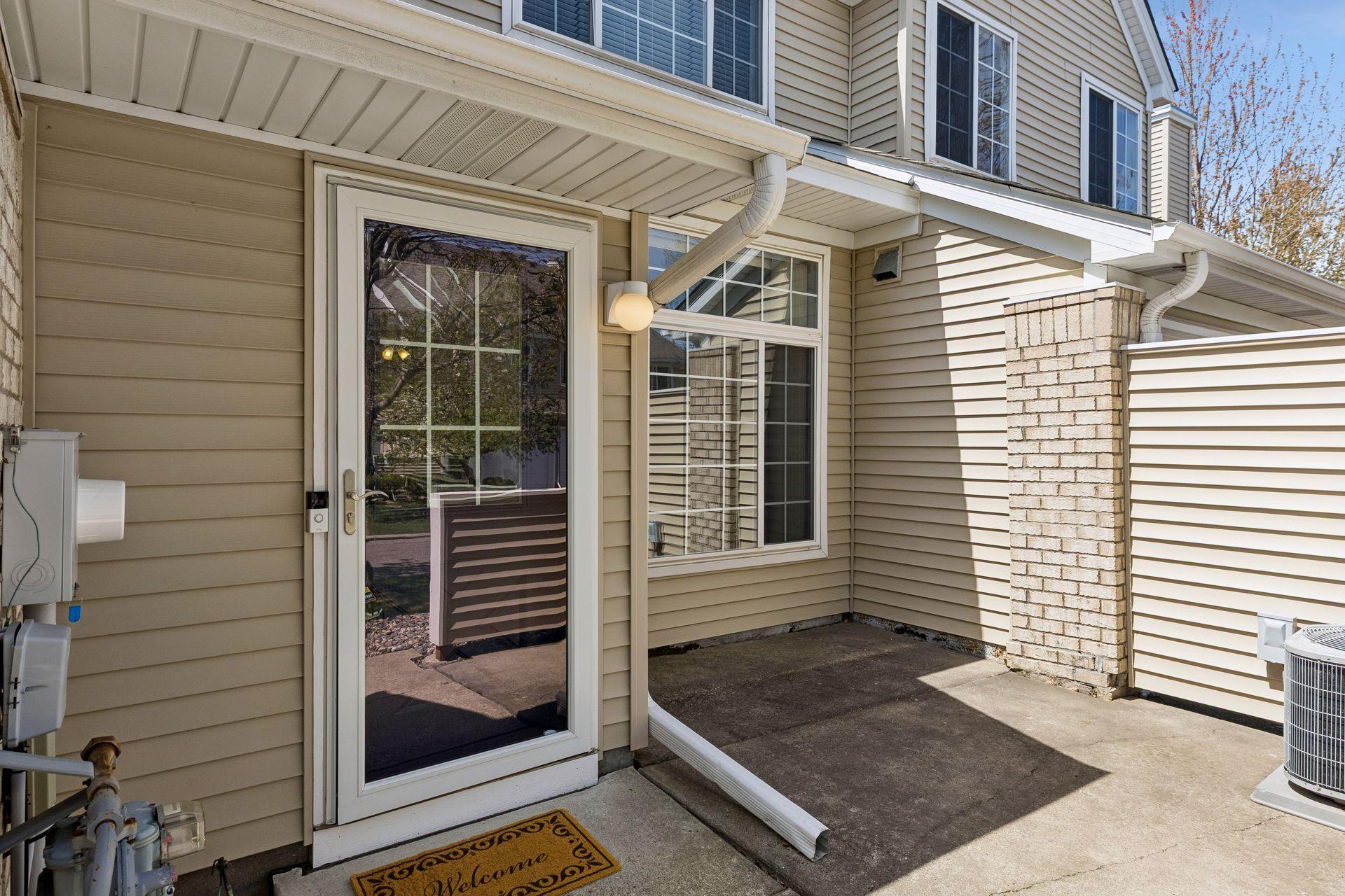 Brand new screen door has just been installed in time for the warmer days!ng - 0008.jpg